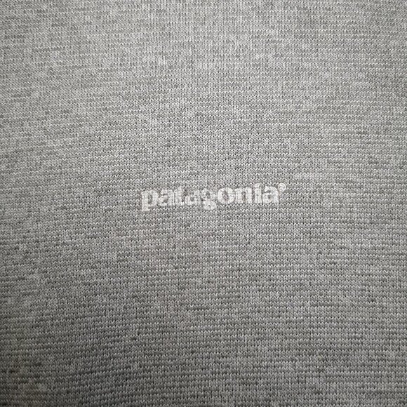 Patagonia Ladies Size Medium Grey Capilene 3 Midweight Cool Tech Shirt 1/4 Zip - Picture 6 of 9